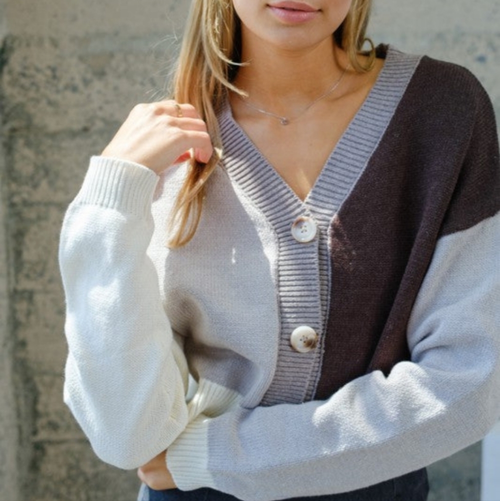 Color Blocked Cropped Cardigan-Grey